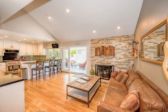27461 Garza, Saugus, CA 91350