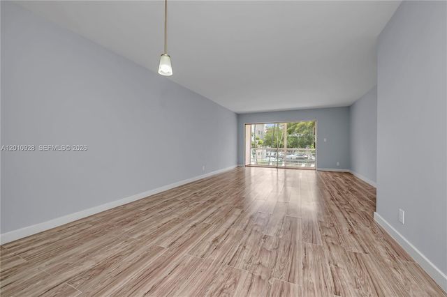 3571 Inverrary Dr 202, Lauderhill, FL 33319