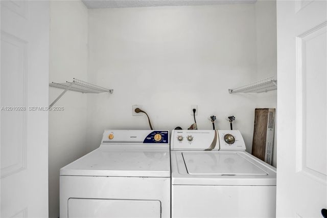 3571 Inverrary Dr 202, Lauderhill, FL 33319