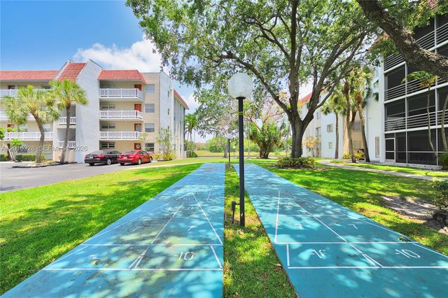 3571 Inverrary Dr 202, Lauderhill, FL 33319