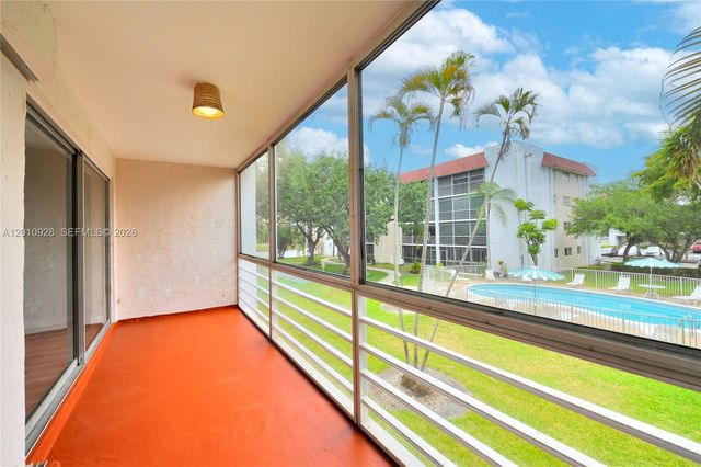 3571 Inverrary Dr 202, Lauderhill, FL 33319