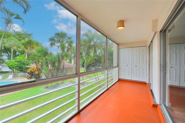 3571 Inverrary Dr 202, Lauderhill, FL 33319