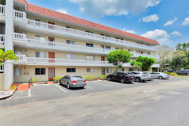 3571 Inverrary Dr 202, Lauderhill, FL 33319