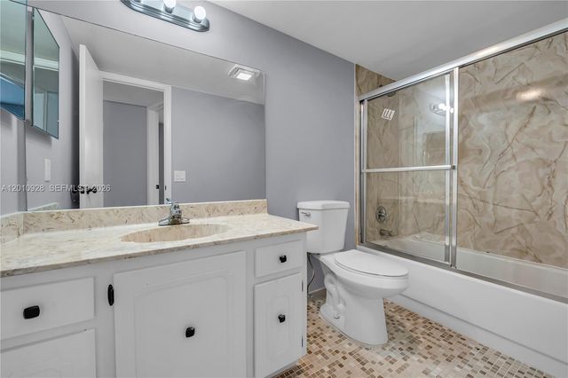 3571 Inverrary Dr 202, Lauderhill, FL 33319