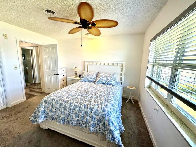 960 CRYSTAL LAKE 206, Deerfield Beach, FL 33064