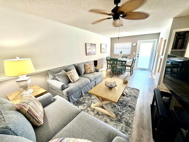 960 CRYSTAL LAKE 206, Deerfield Beach, FL 33064
