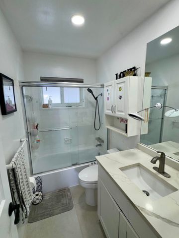 960 CRYSTAL LAKE 206, Deerfield Beach, FL 33064