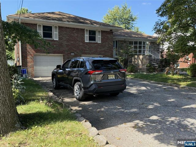 1069 Palisade Avenue, Fort Lee, NJ 07024