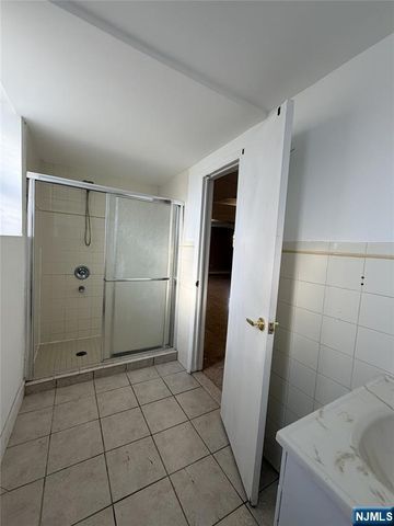 1069 Palisade Avenue, Fort Lee, NJ 07024