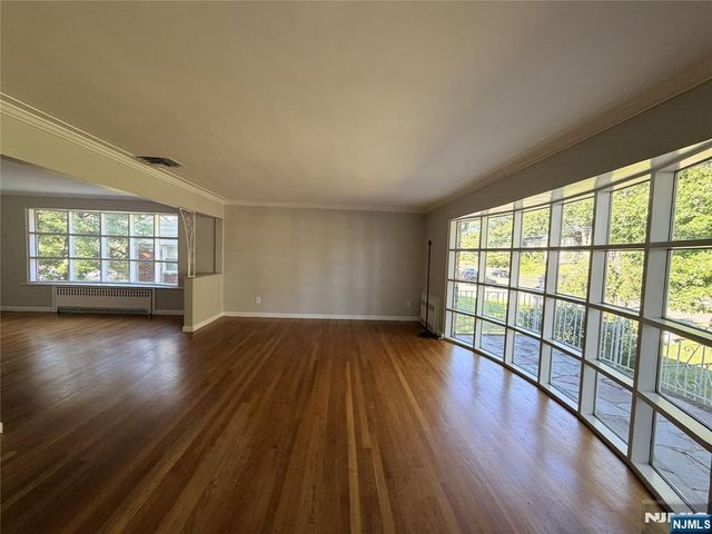 1069 Palisade Avenue, Fort Lee, NJ 07024