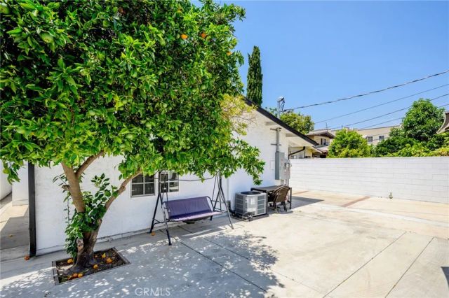 1010 Mariposa St, Glendale, CA 91205