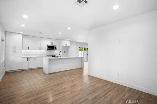 1010 Mariposa St, Glendale, CA 91205