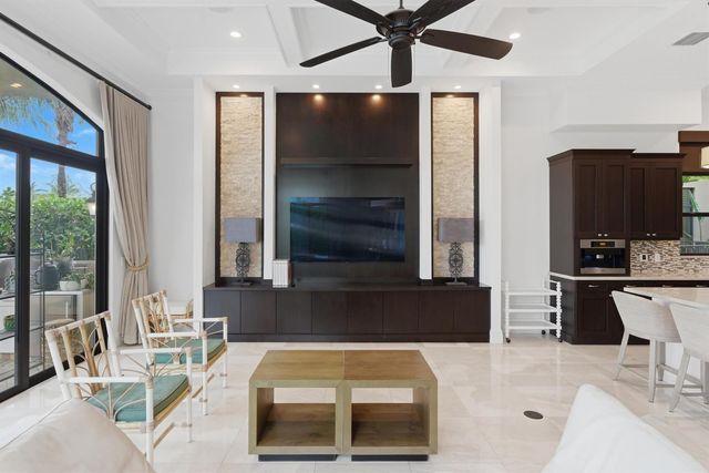 16907 Crown Bridge Drive, Delray Beach, FL 33446