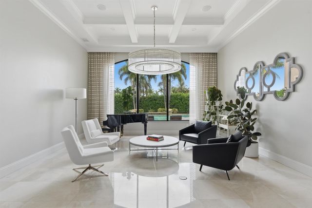 16907 Crown Bridge Drive, Delray Beach, FL 33446