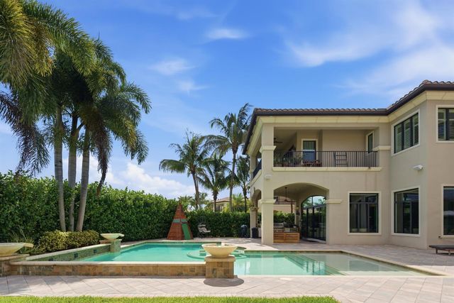 16907 Crown Bridge Drive, Delray Beach, FL 33446