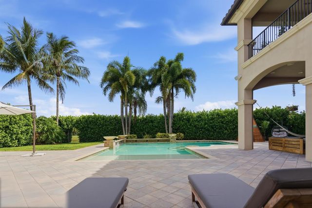 16907 Crown Bridge Drive, Delray Beach, FL 33446