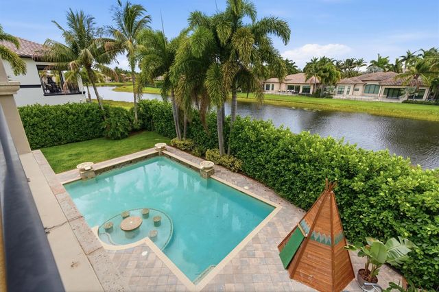 16907 Crown Bridge Drive, Delray Beach, FL 33446