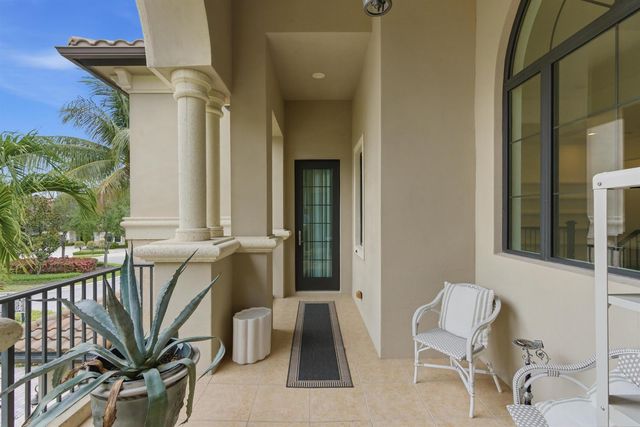 16907 Crown Bridge Drive, Delray Beach, FL 33446