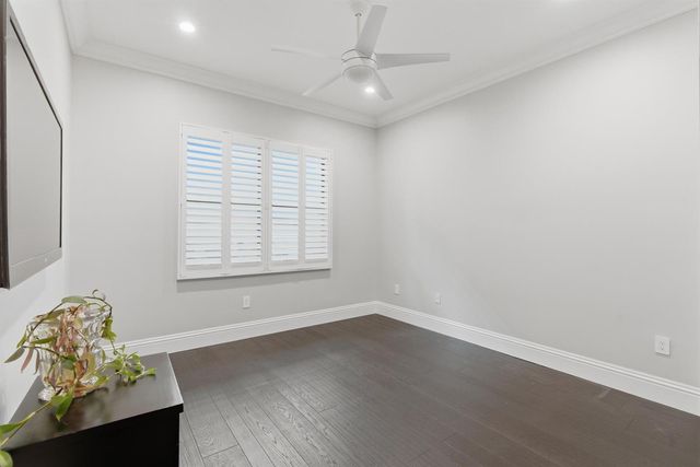 16907 Crown Bridge Drive, Delray Beach, FL 33446