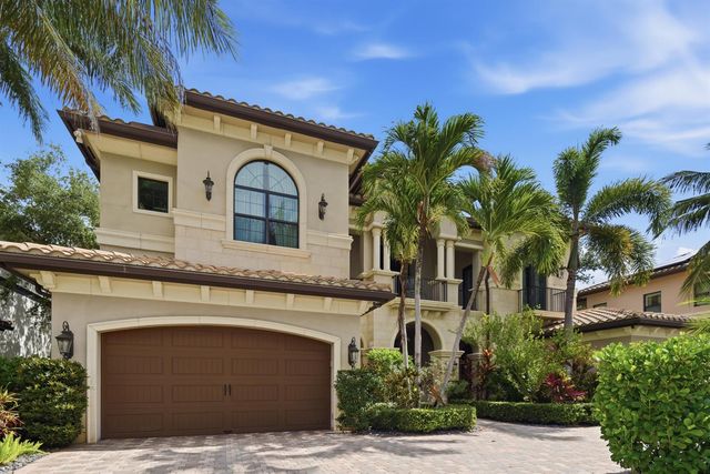 16907 Crown Bridge Drive, Delray Beach, FL 33446
