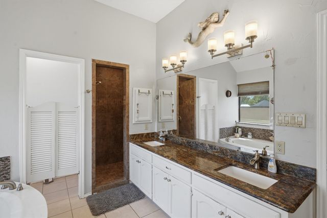 3802 Buena Vista Circle, Granbury, TX 76049