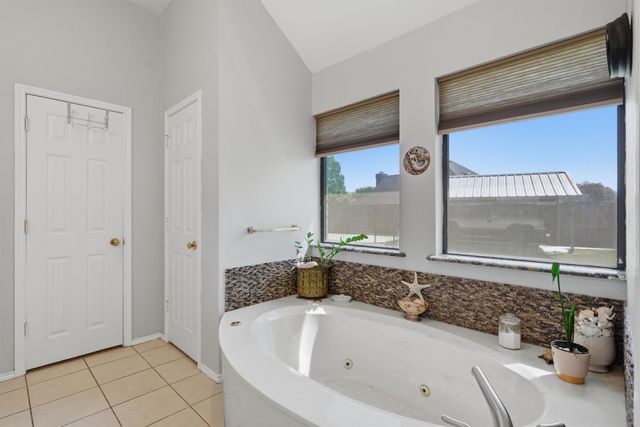 3802 Buena Vista Circle, Granbury, TX 76049