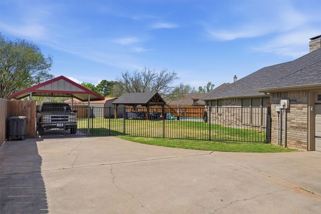 3802 Buena Vista Circle, Granbury, TX 76049