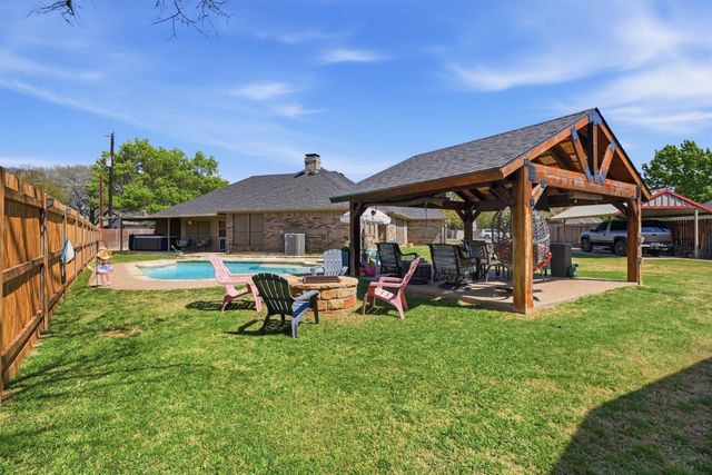 3802 Buena Vista Circle, Granbury, TX 76049