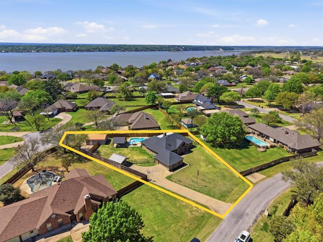 3802 Buena Vista Circle, Granbury, TX 76049