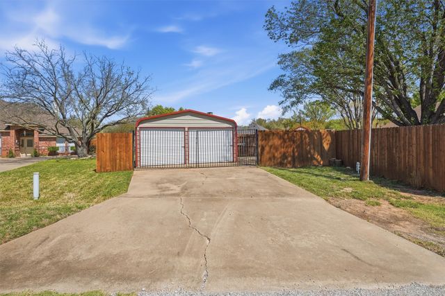 3802 Buena Vista Circle, Granbury, TX 76049