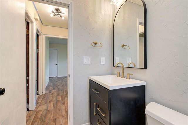 905 Highlander Drive, Moore, OK 73160