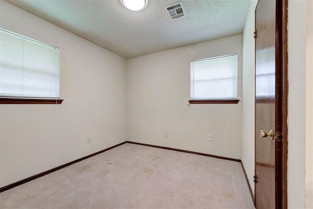 905 Highlander Drive, Moore, OK 73160