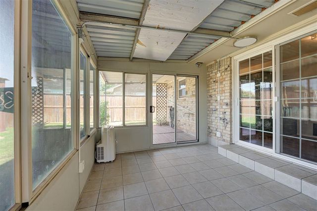 905 Highlander Drive, Moore, OK 73160