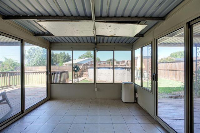 905 Highlander Drive, Moore, OK 73160