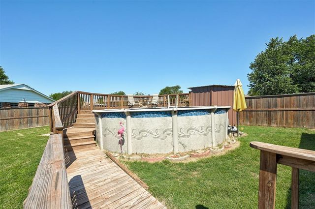 905 Highlander Drive, Moore, OK 73160