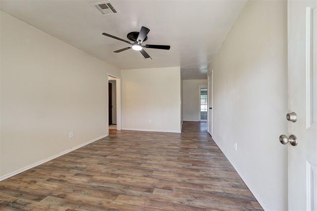 905 Highlander Drive, Moore, OK 73160