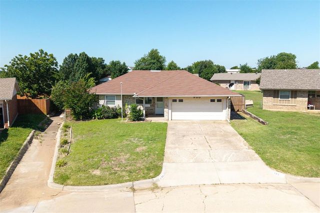 905 Highlander Drive, Moore, OK 73160