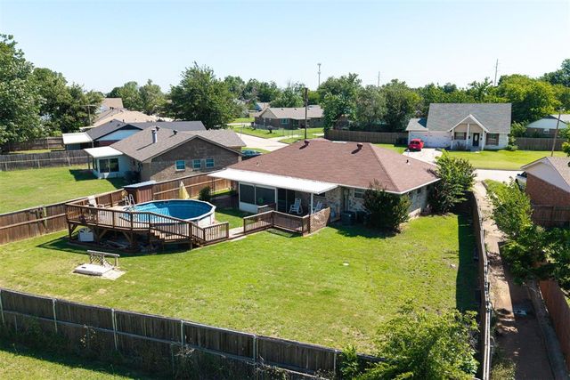 905 Highlander Drive, Moore, OK 73160