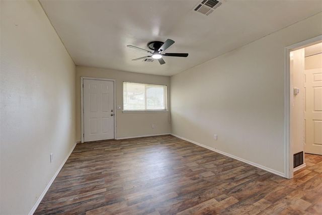 905 Highlander Drive, Moore, OK 73160
