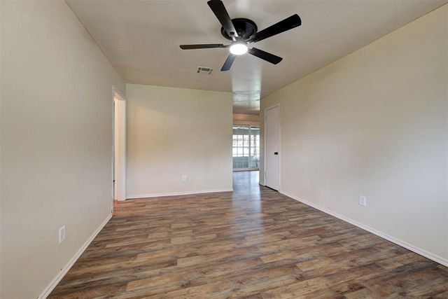 905 Highlander Drive, Moore, OK 73160