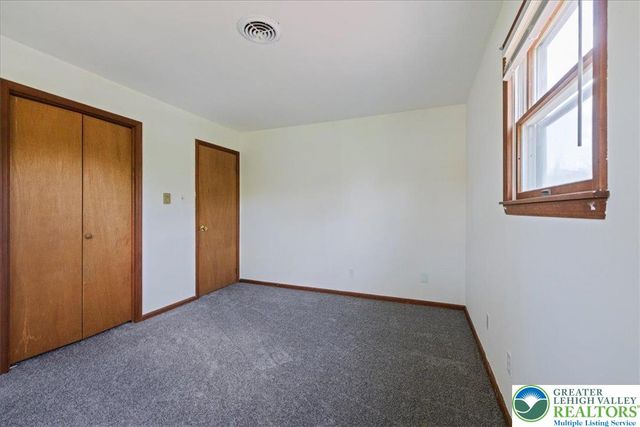 1250 Minesite Road, Lower Macungie Twp, PA 18103
