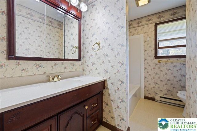 1250 Minesite Road, Lower Macungie Twp, PA 18103