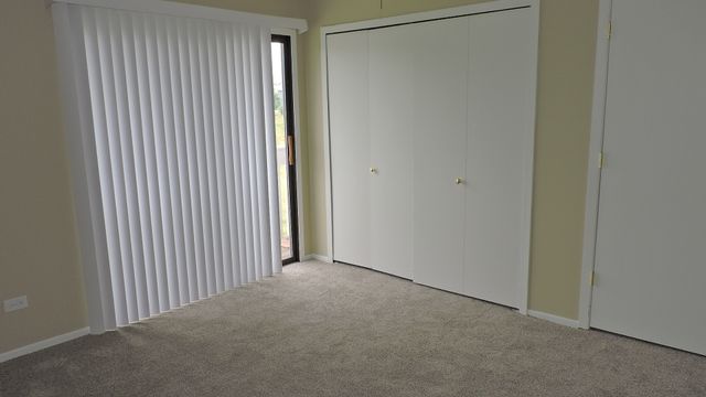 17404 W Walnut Lane, Gurnee, IL 60031