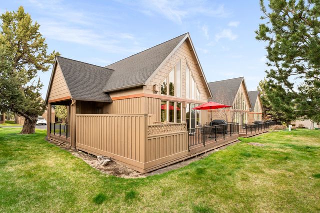 8588 Red Wing Lane, Redmond, OR 97756