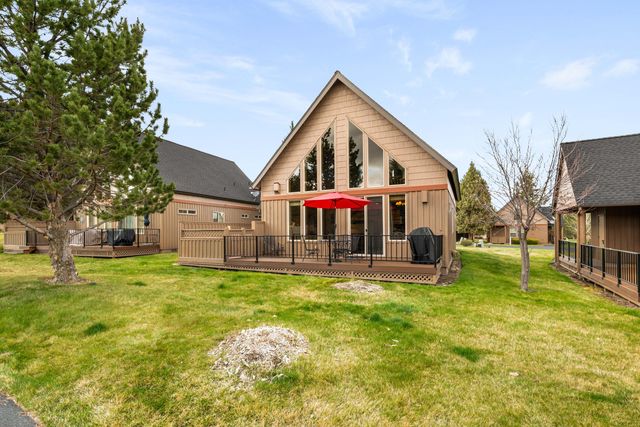 8588 Red Wing Lane, Redmond, OR 97756