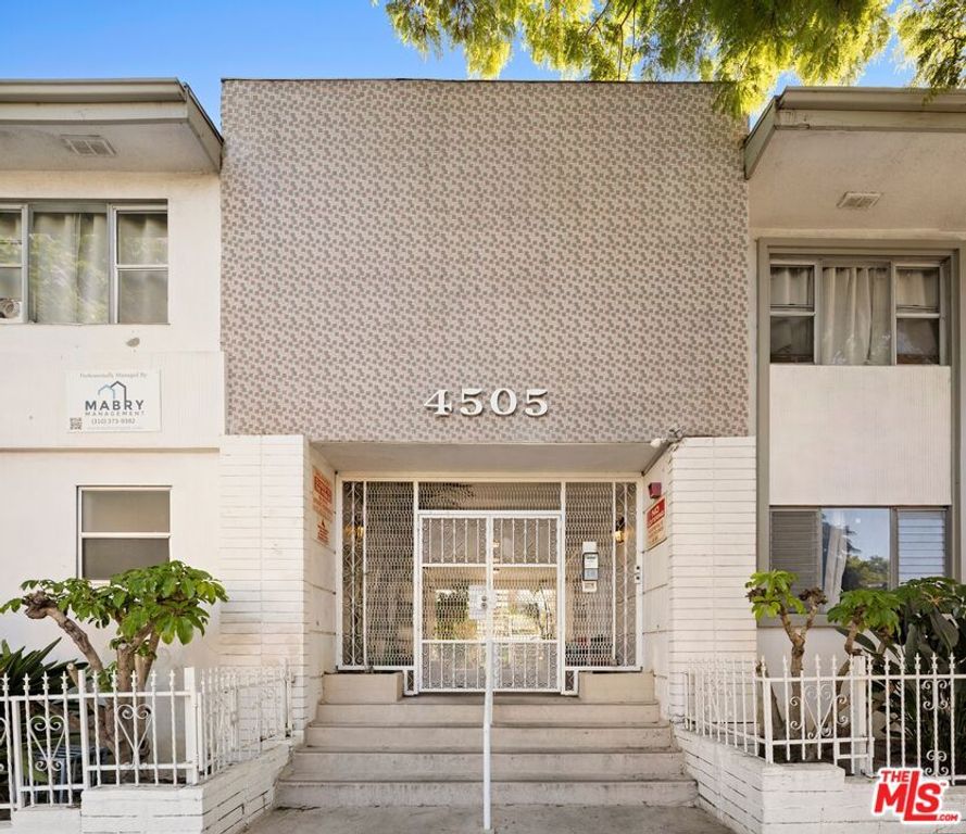 4505 Santa Rosalia Drive, Los Angeles, CA 90008 — photo 4