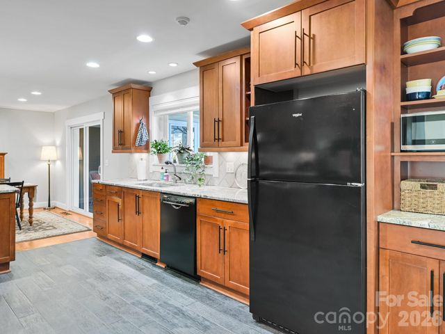 1827 Laurel Park Highway, Laurel Park, NC 28739