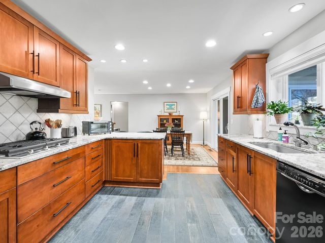 1827 Laurel Park Highway, Laurel Park, NC 28739