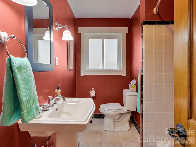 1827 Laurel Park Highway, Laurel Park, NC 28739