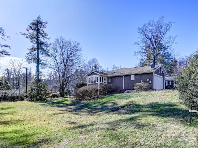 1827 Laurel Park Highway, Laurel Park, NC 28739